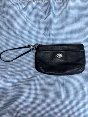 Black Leather turn lock Wristlet Clutch - Women Bags